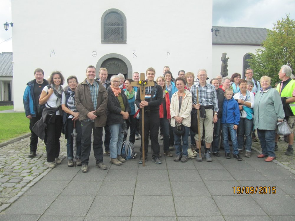 Die Gruppe der Wallfahrer aus Weibern in Barweiler